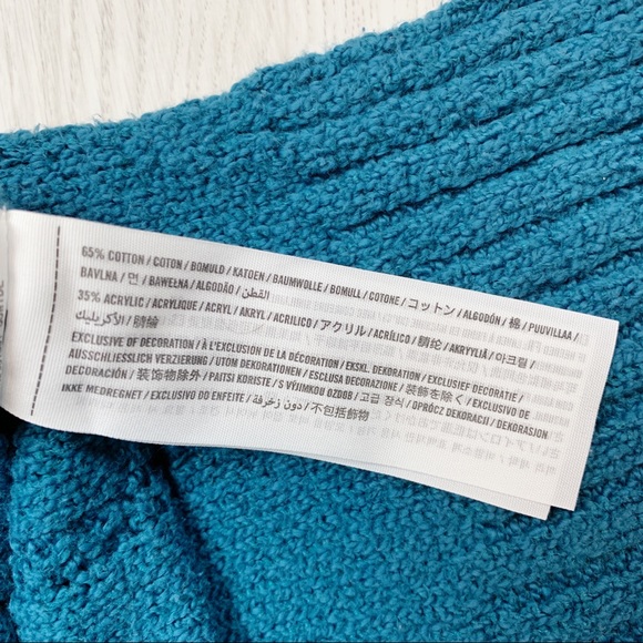 Hollister Textured V-neck Sweater - Picture 5 of 5